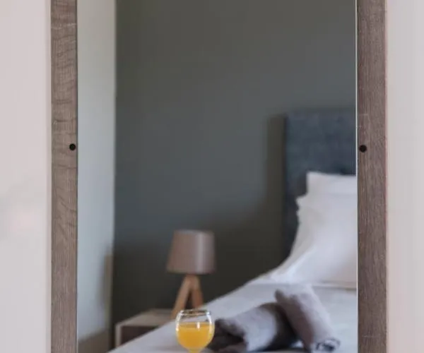 Apartment Mouzakitis 3