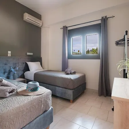 Mouzakitis 3 Apartment *