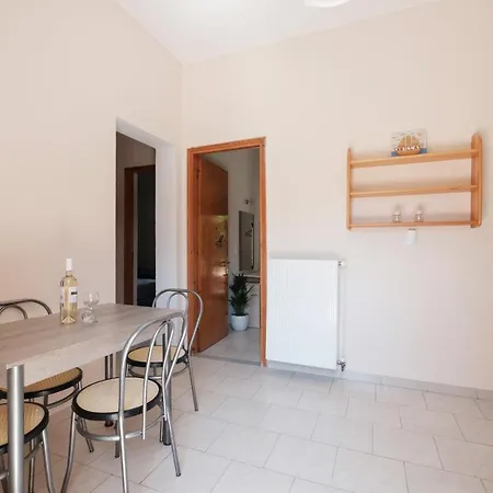 Mouzakitis 3 أريلاز